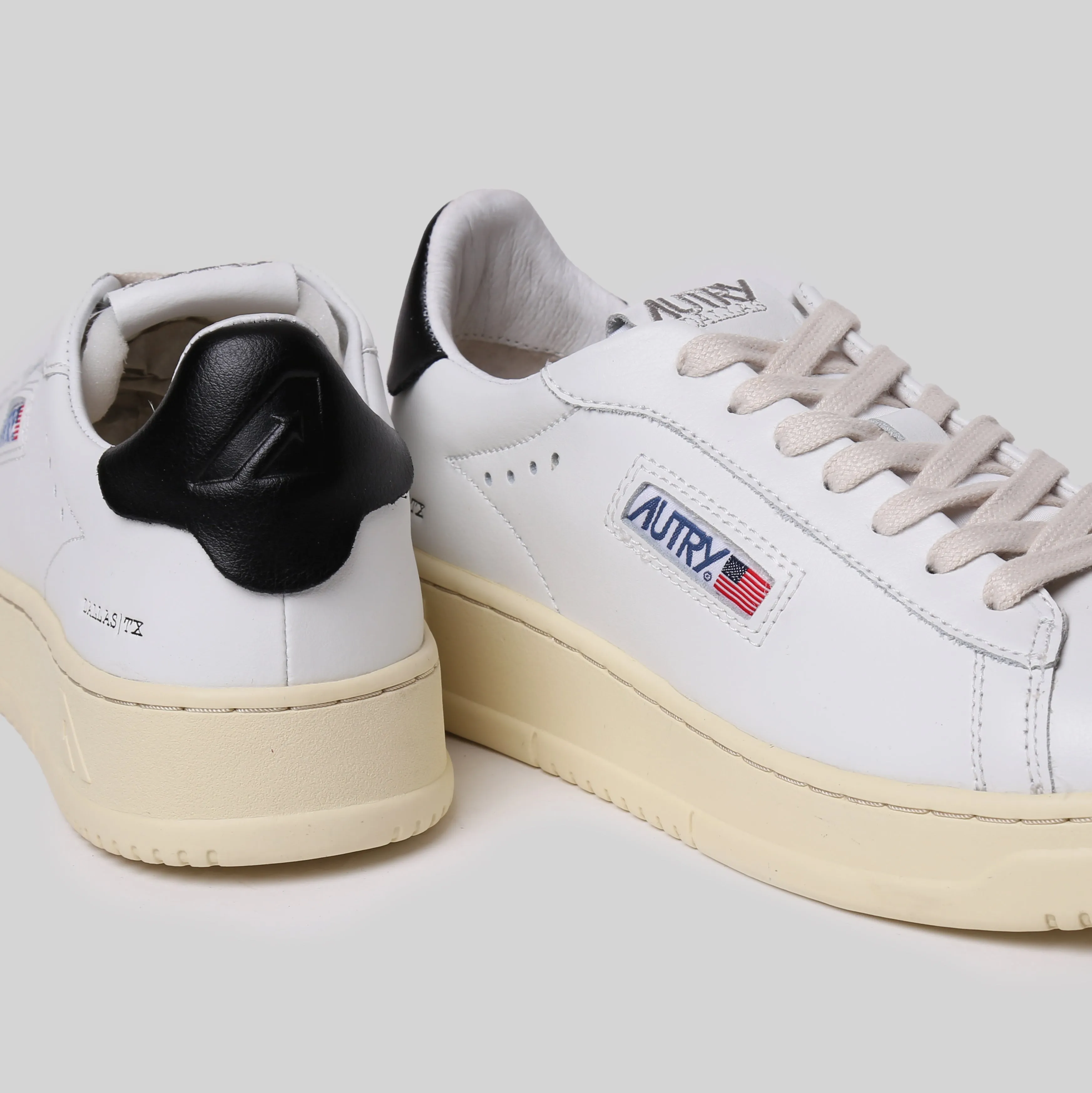 AUTRY SNEAKERS DALLAS LOW SUPER VINTAGE WHITE/BLACK