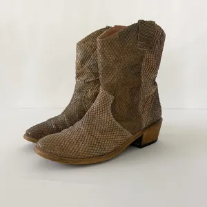 SNAKE LEATHER Boots